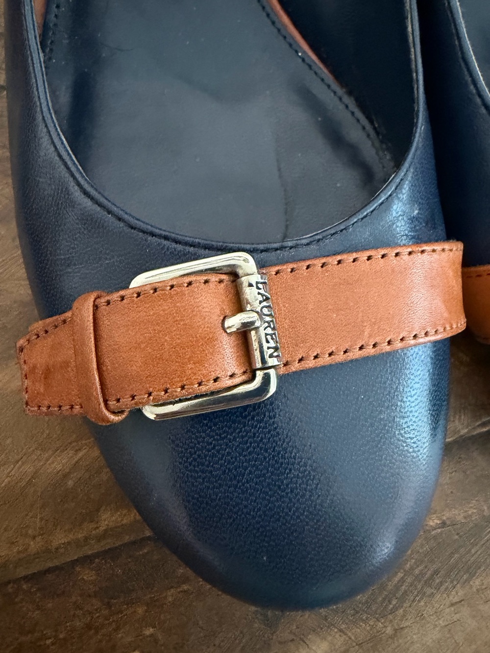 Lauren Ralph Lauren Saffron Navy Leather Round Toe Classic Pump. Size 9. - Picture 5 of 13